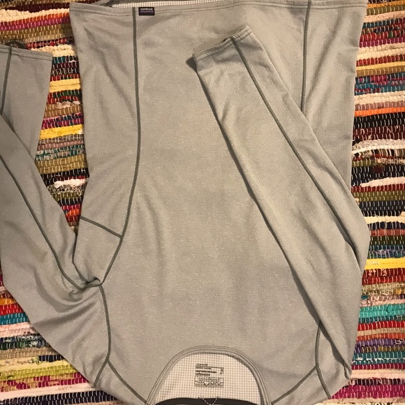 Patagonia Women’s Base Layer - Picture 4 of 4